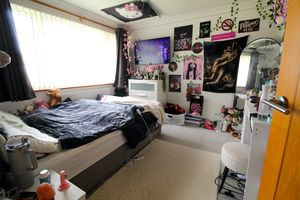 Bedroom- click for photo gallery